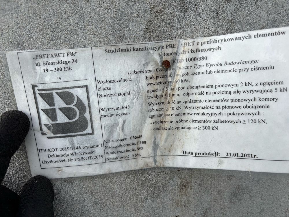 Krąg fi 1000 z dnem dennica betonowy studziennny