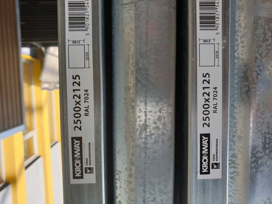 Brama garażowa uchylna Nowa