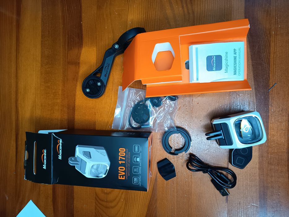Latarka rowerowa Magicshine EVO 1700 + uchwyt + pilot, nowa