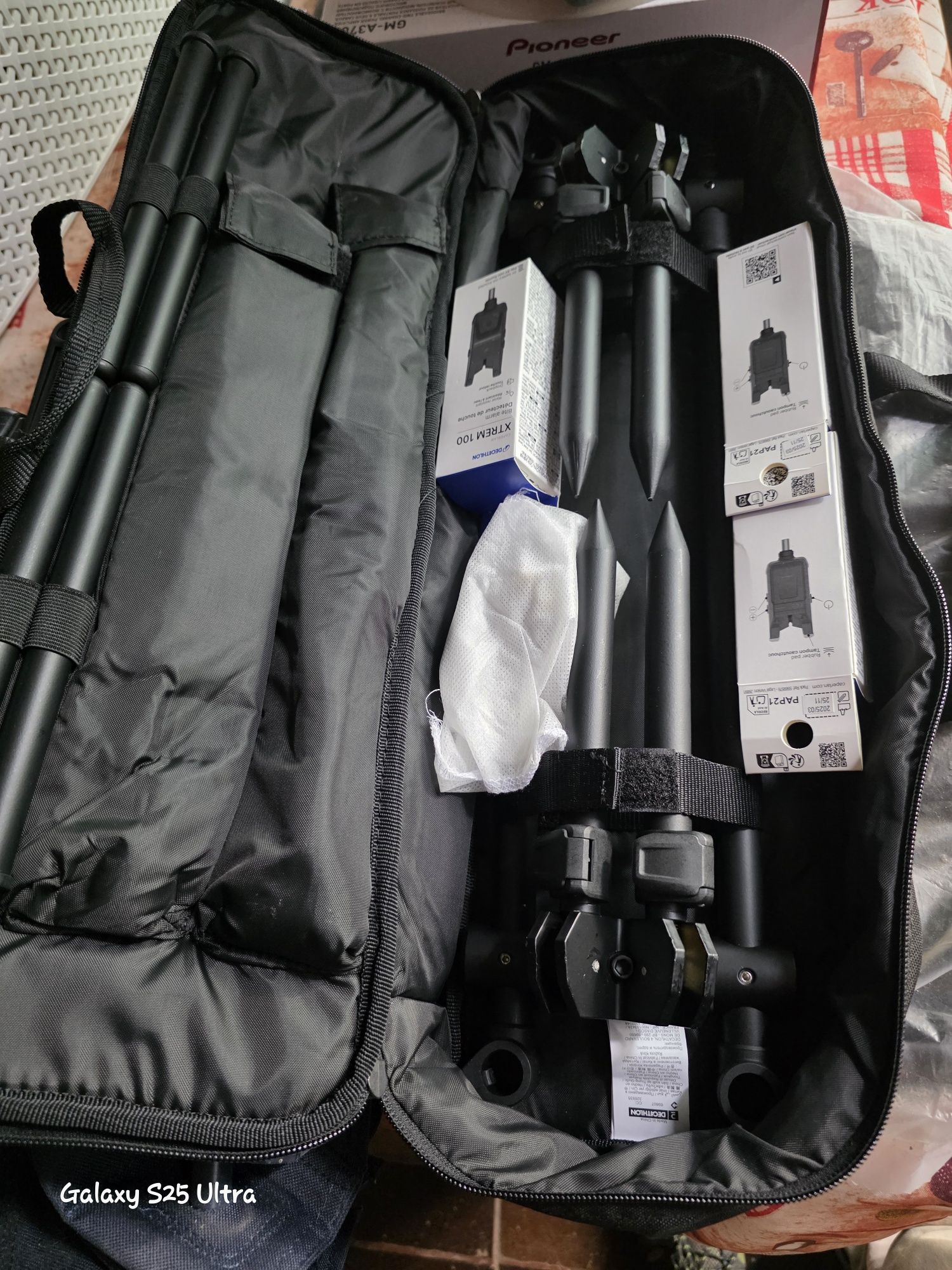 Canas carpfishing com suporte de canas e sensores