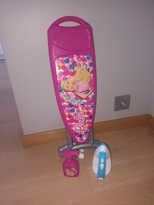 Tabua de engomar faz de conta Barbie