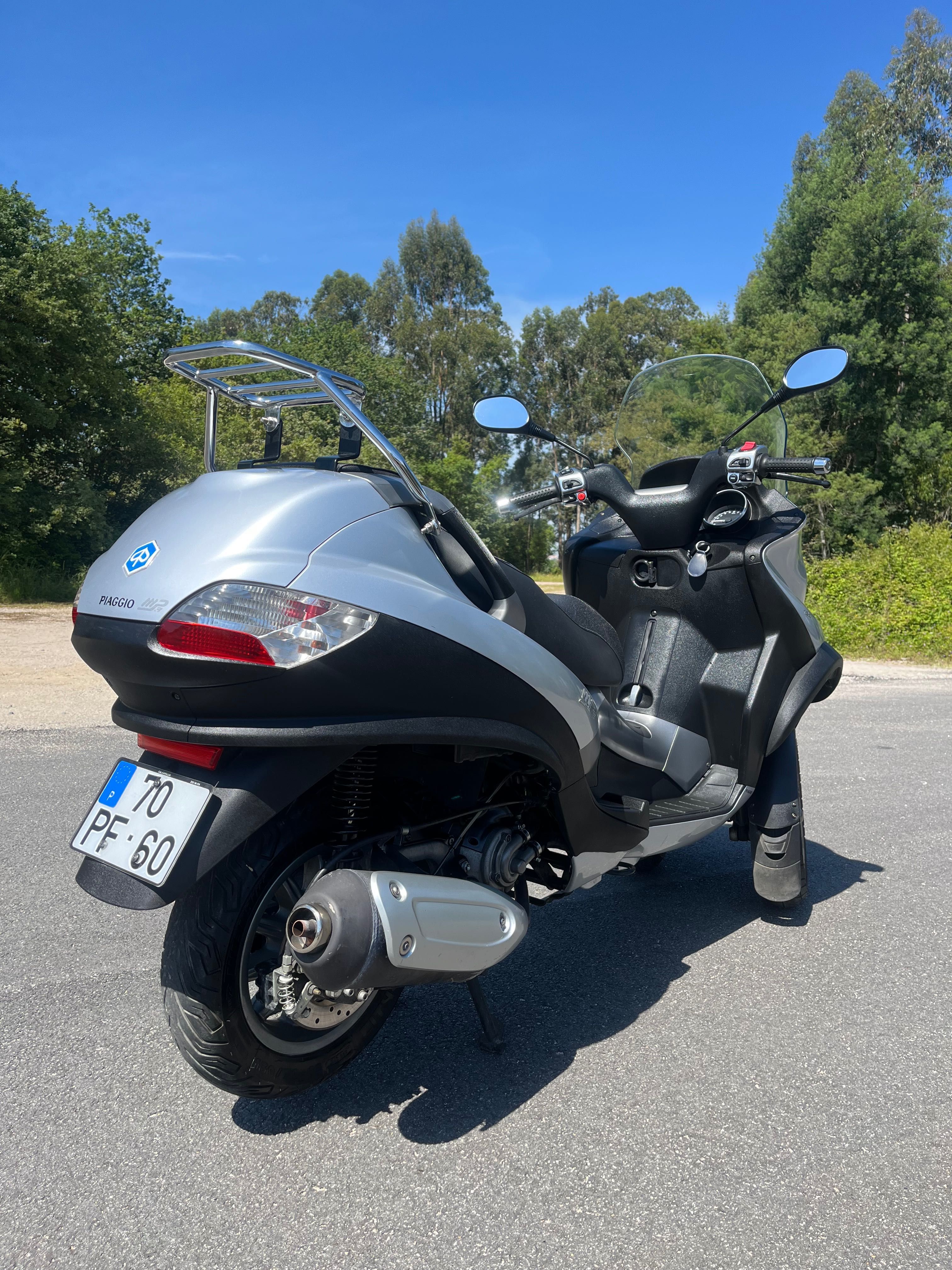 Piaggio MP3 125cc carta de carro