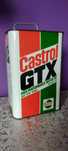 Stara puszka po oleju Castrol bańka