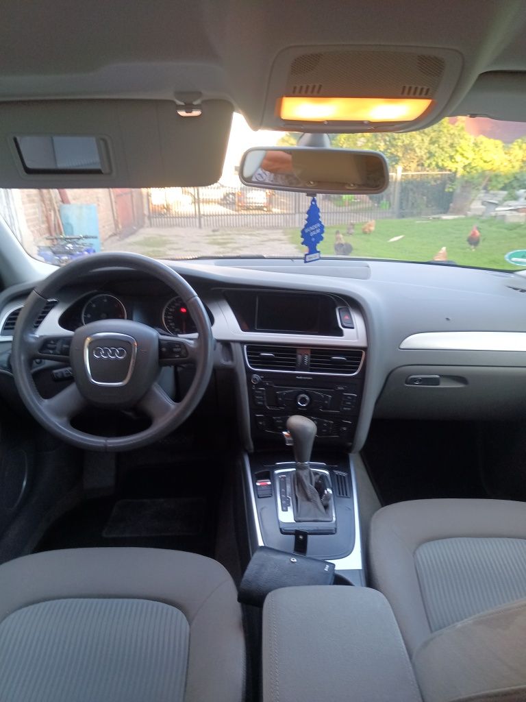 Audi A4b8 2.7tdi automat.