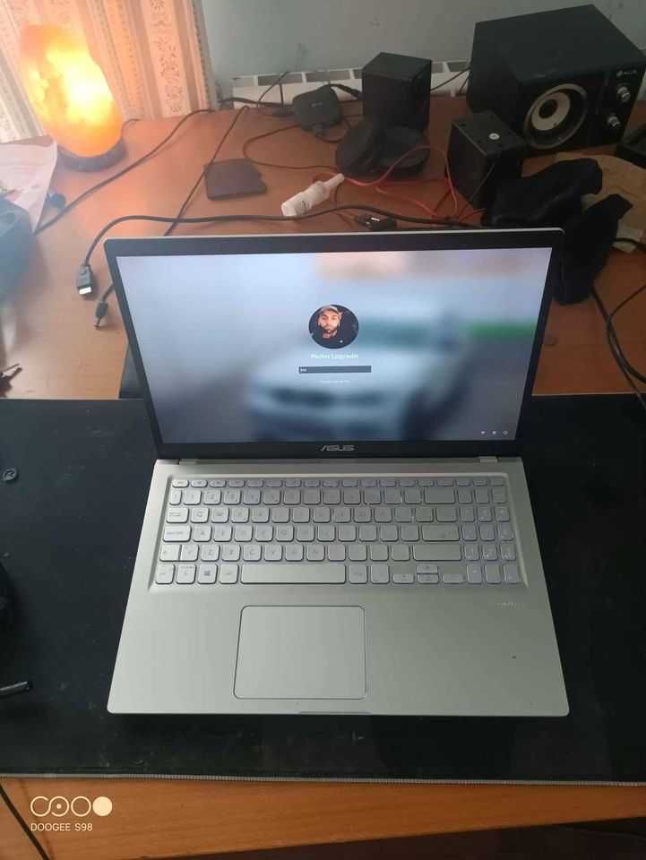 Vendo Asus Vivobook
(como novo)