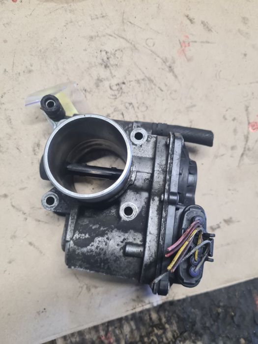 Дросельна заслонка Mazda 5 6 Мазда gg gh rf7j rf7j136b0d