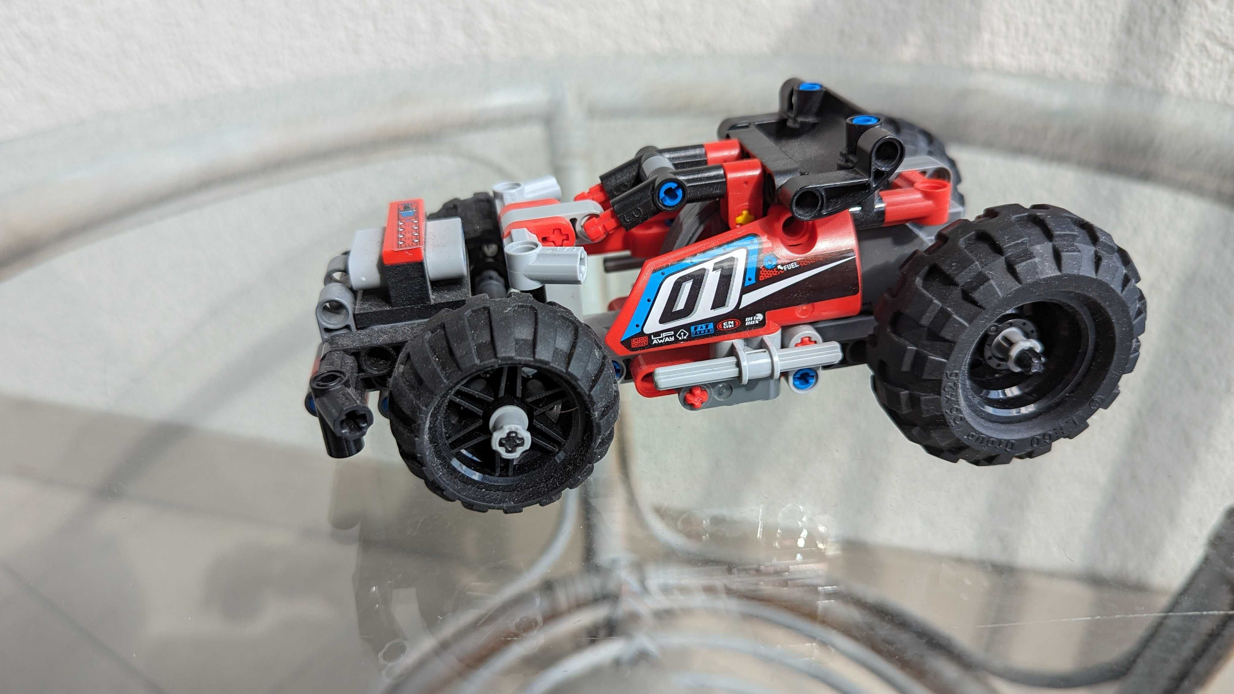 LEGO Technic 42073 Czerwona Wyścigówka