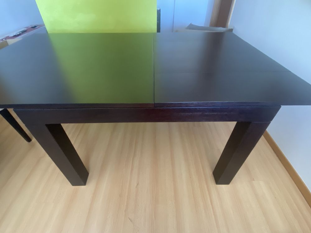 Mesa de jantar extensível em madeira castanho escuro 140 (200)x 140 cm