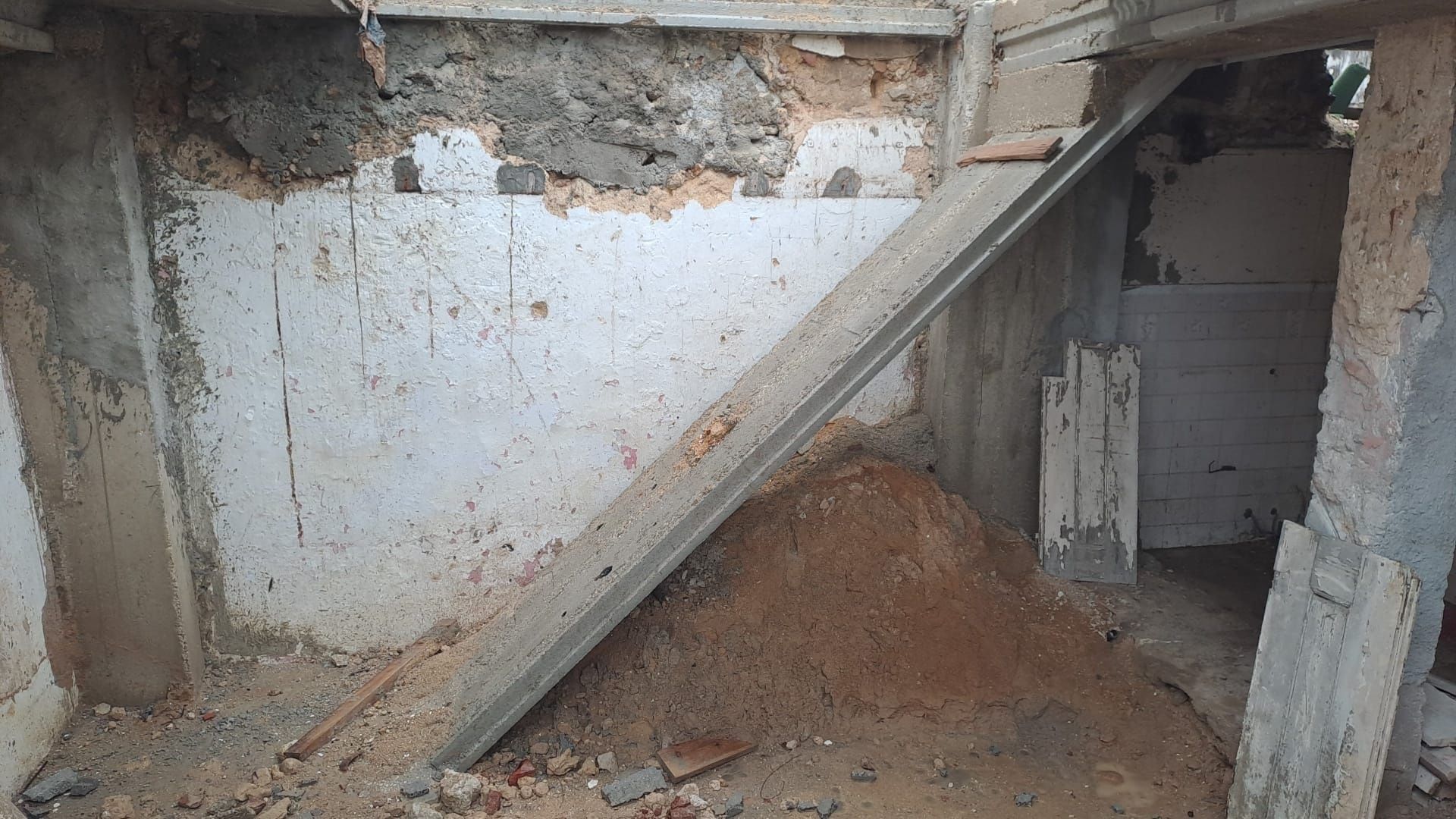 2 moradias para remodelacao total em Santarém