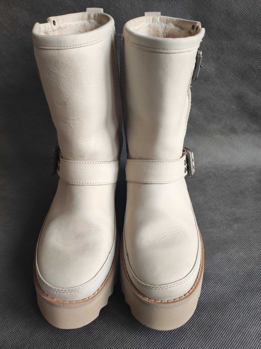 - UGG Classic Rebel Biker Short Boots - Śniegowce na platformie r.38