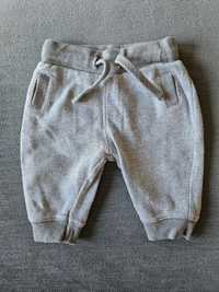 Chłopięce spodnie F&F.  Rozmiar powyżej 3 mscy
