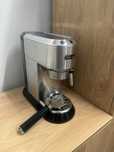 Ekspres do kawy delonghi dedica EC685.M srebrny
