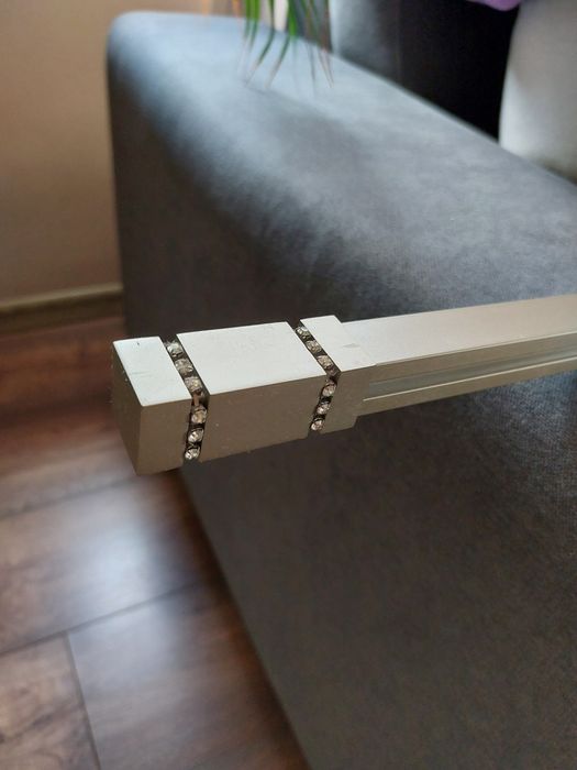 Karnisze srebrne ozdobne