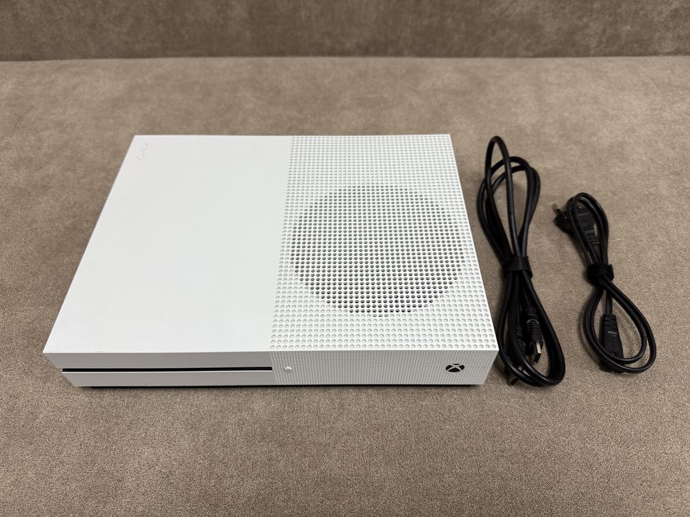 Продається XBOX One S 1tb