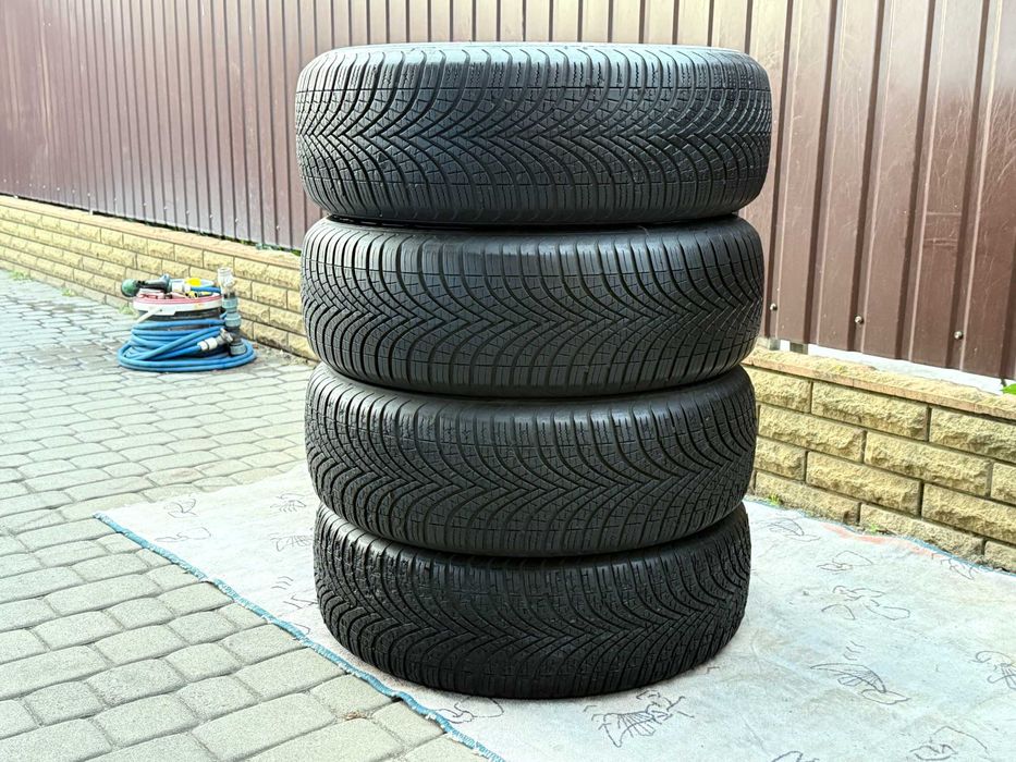 Продам комплект резины 225.65.R 17