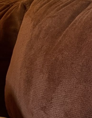 Sofa justwood usado cor terracota.