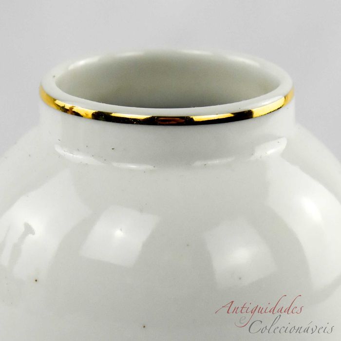 Jarra em Porcelana Artibus com friso dourado