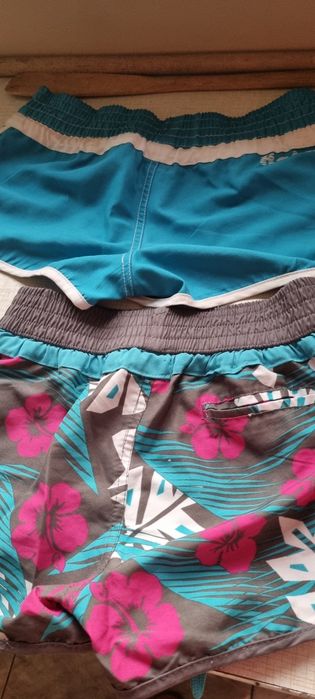 Szorty krótkie dziewczęce dwie sztuki w bardzo dobrym stanie rozmiar
