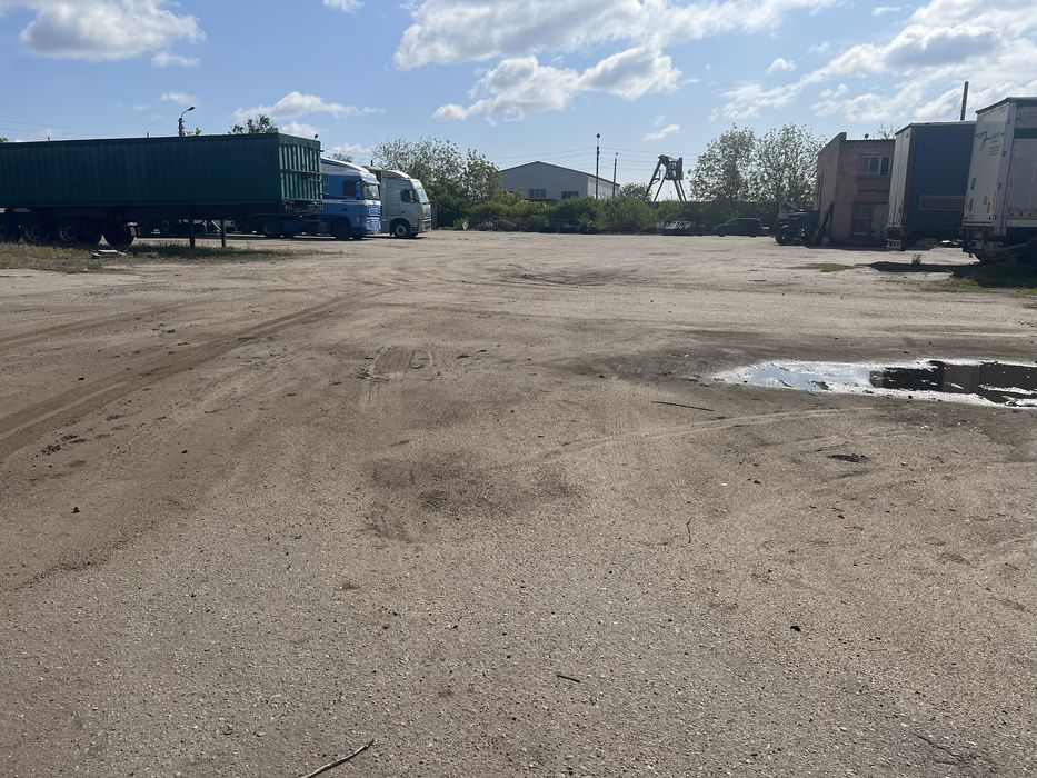 Продам комерційні приміщення з ділянкою 4 Га, без комісї