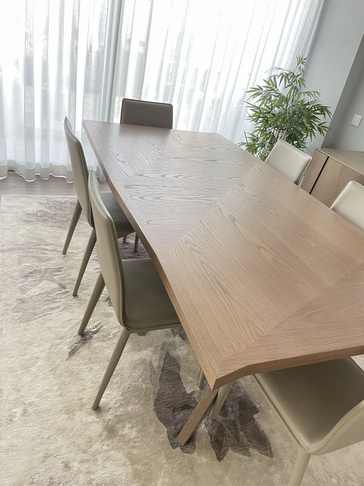 Mesa de Jantar + Cadeiras