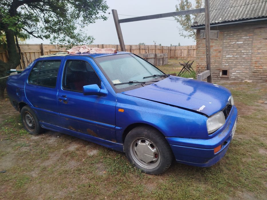 Продам Крило праве  Венто