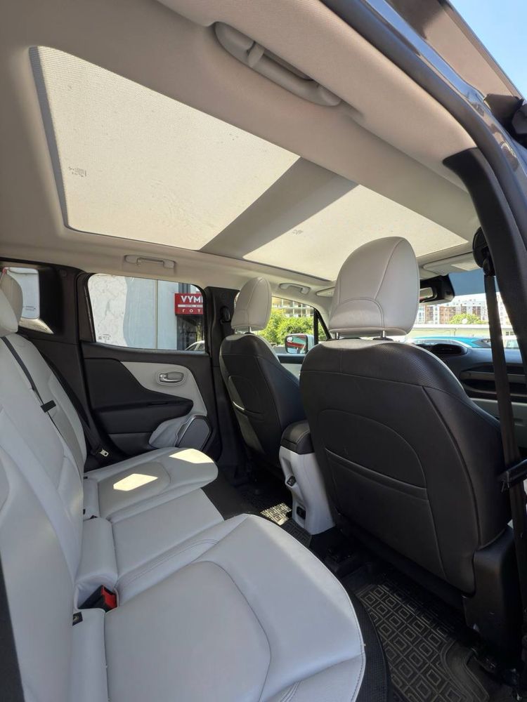 Jeep Renegade 2018.Макс. Компл. Безпека ціла. Мін. Пошкодженя.