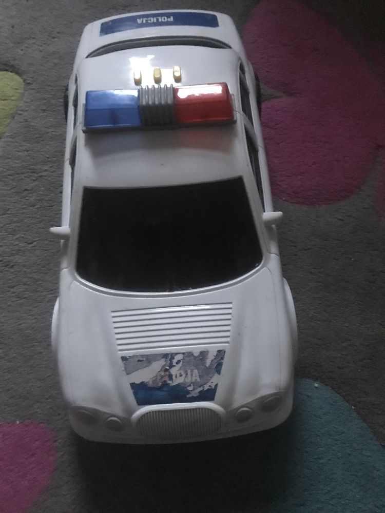 Auto policyjne z Tesco, z dźwiękami