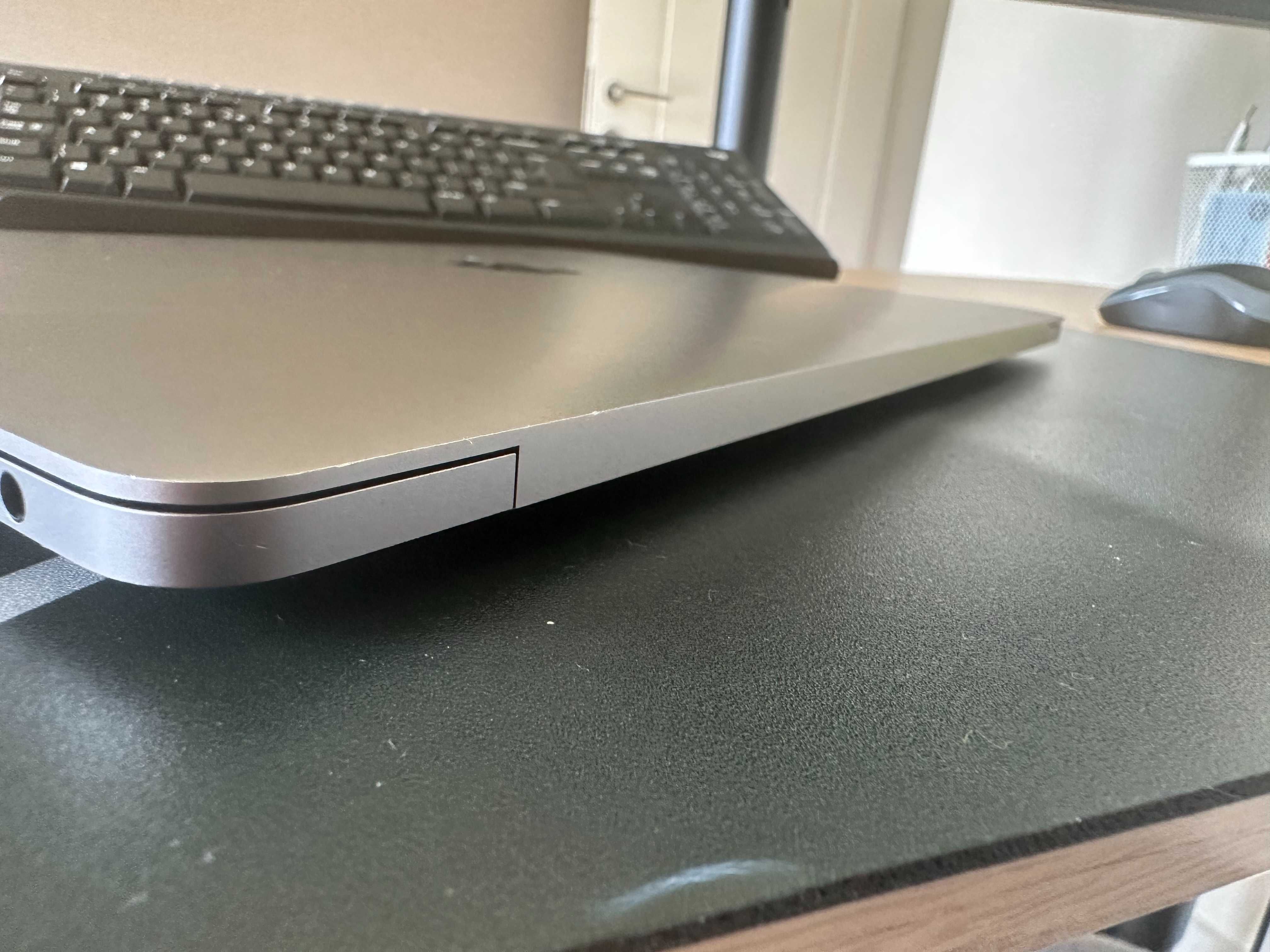 MacBook Pro 13" 2020 i7 / 16 / 512, Touch Bar, 1 wl, pudelko, RETINA