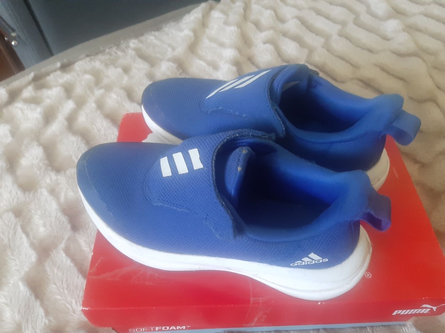 Продам кроссовки adidas