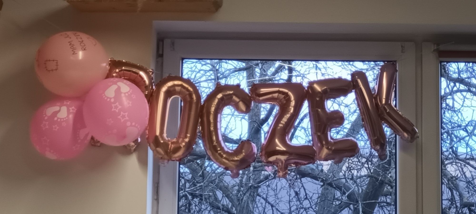 Napis różowy roczek balony
