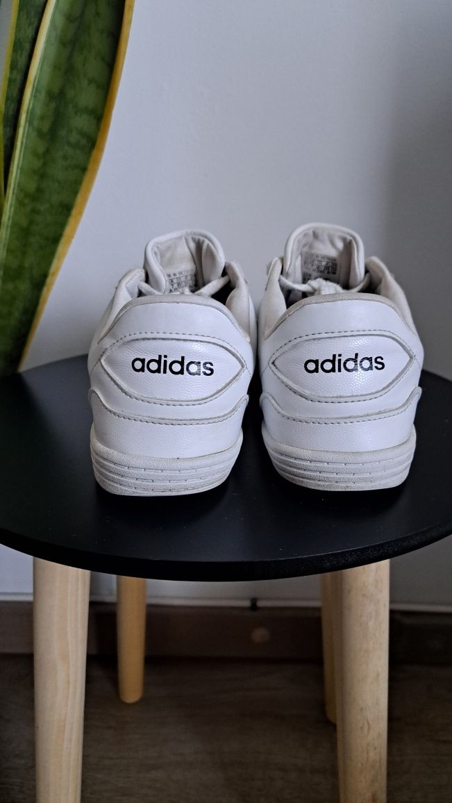 Buty damskie Adidas Hoops