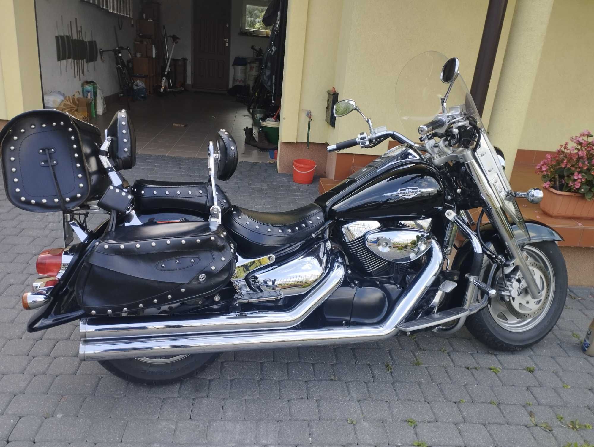 Suzuki  Intruder  - Boulevard  2005 rok , przebieg tylko 16 tys. mili.