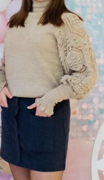 Теплый нарядный свитер