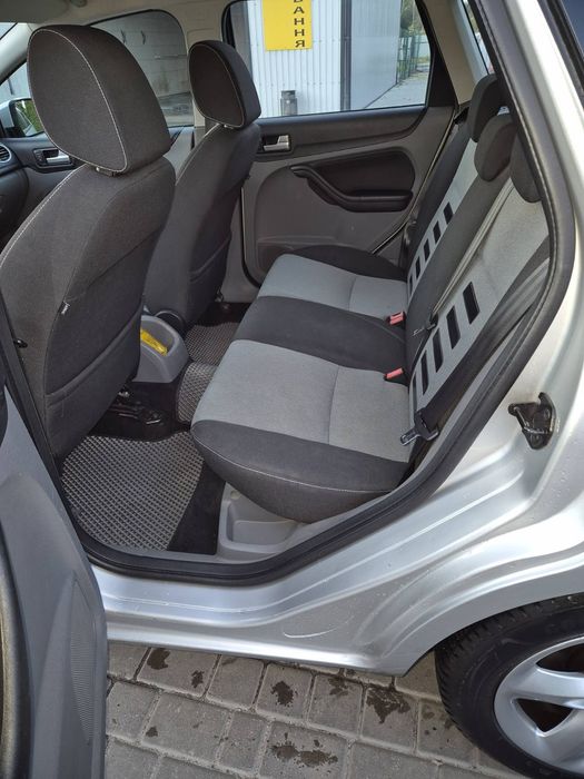 Продам ford focus 2010р 1.6 бензин