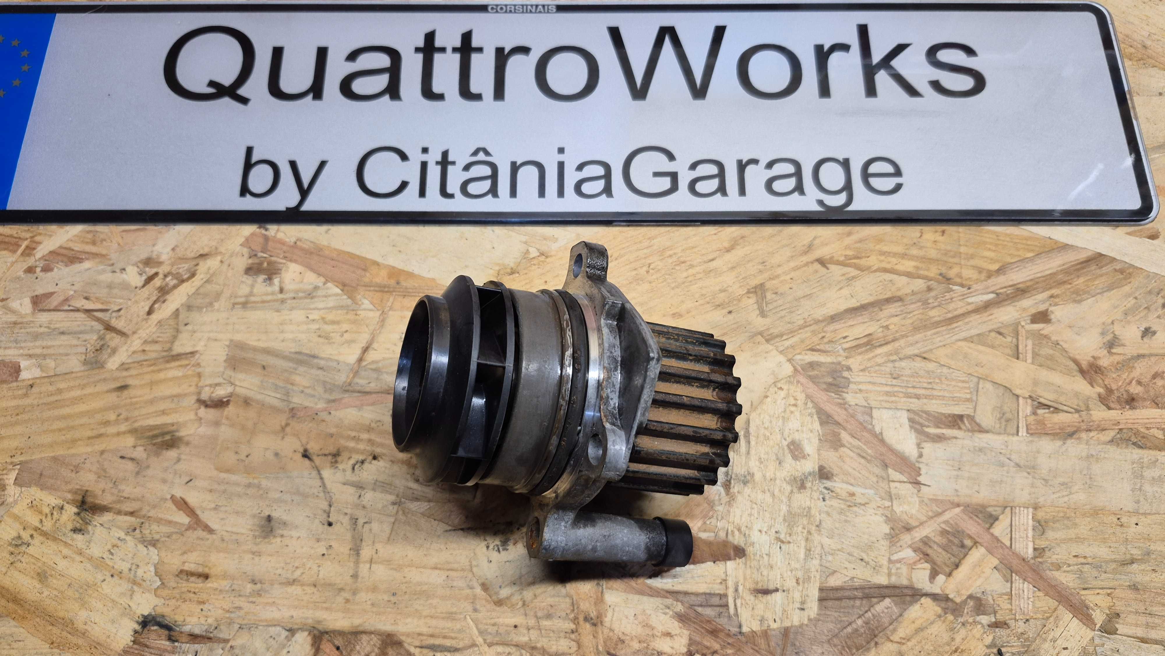 Bomba de água ORIGINAL AUDI/VW REF: 038,121,019E  para 1.9TDI e 2.0TDI