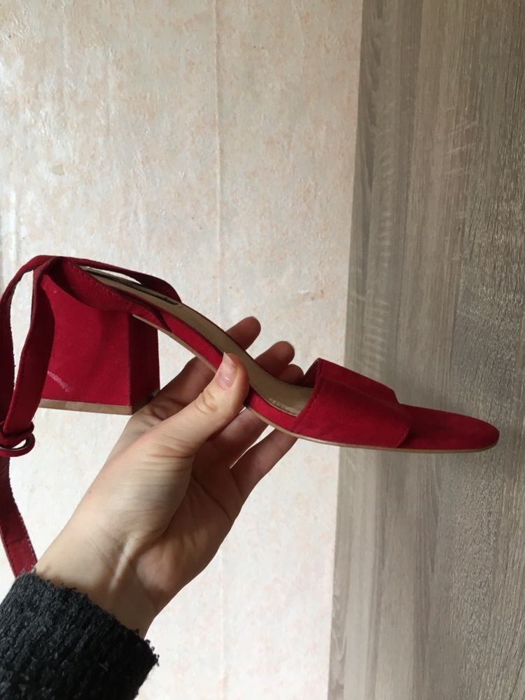 Босоніжки Pull and Bear, розмір 39