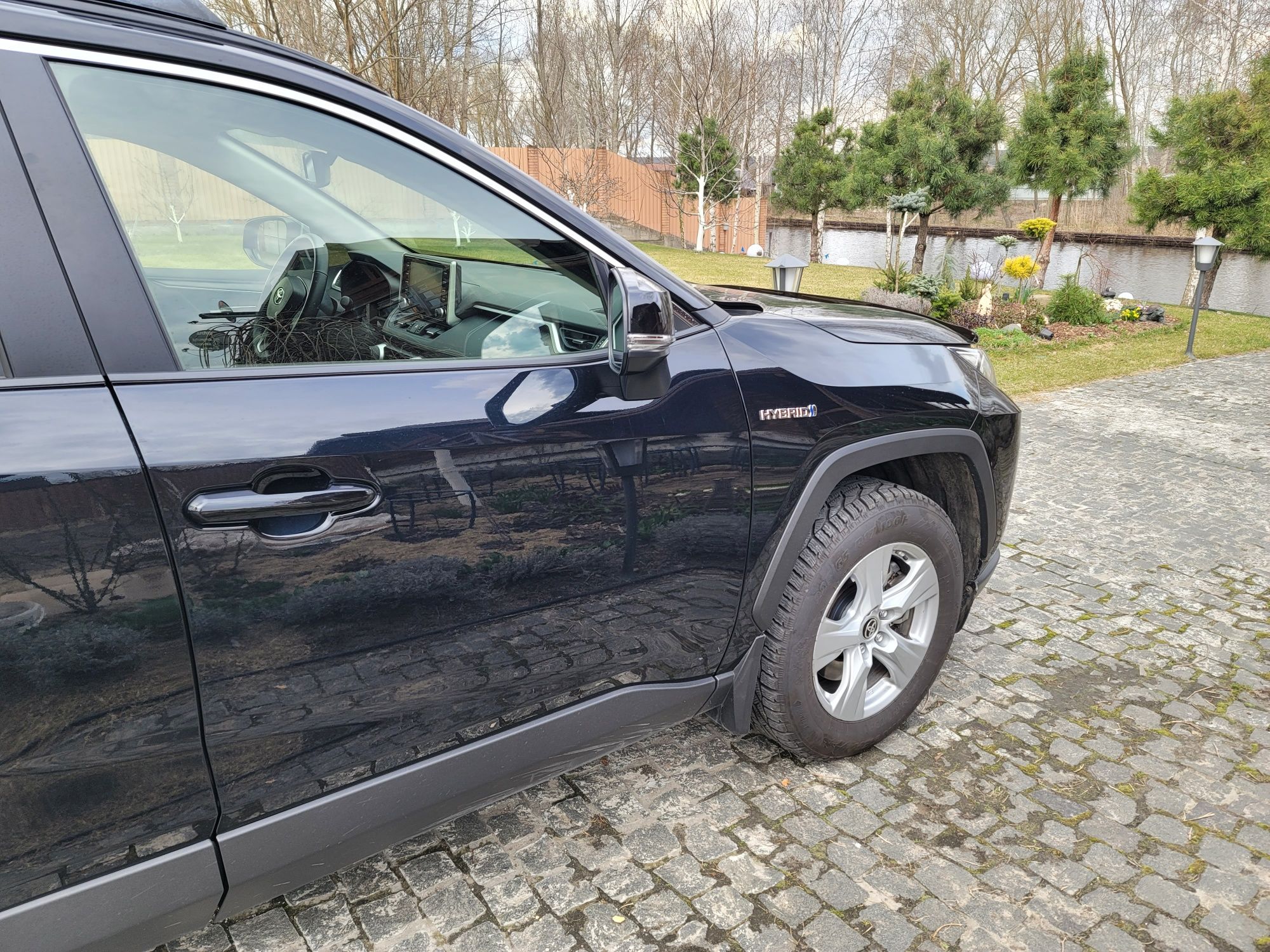 Продам toyota Rav4 Hybrid