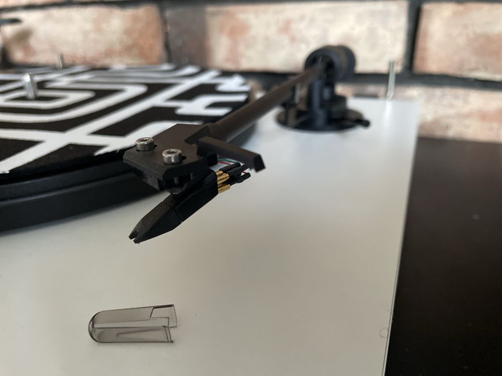 Gramofon Pro-Ject Primary biały. Jak nowy.