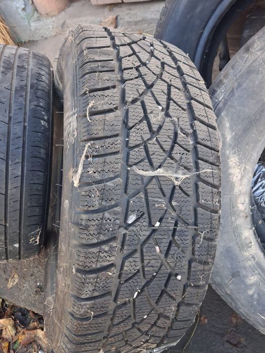 Продам комплект шин 225/60/R17 (нові, зимові, наварки)