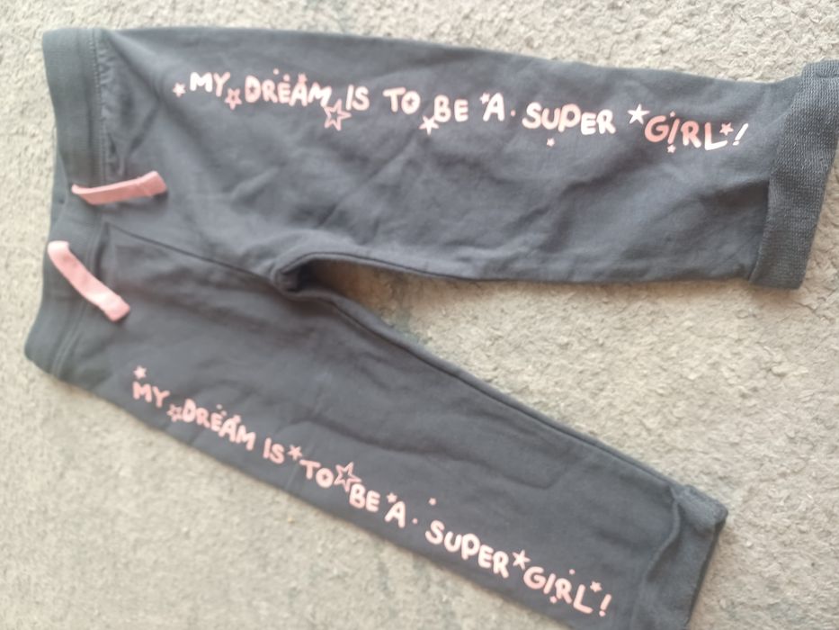 Spodnie dresowe dziewczęce.