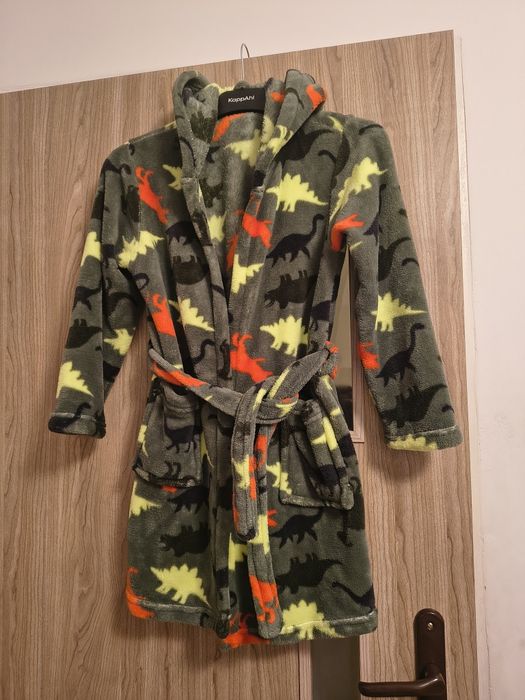 Szlafrok chłopięce little kids 122-128  7-8 lat