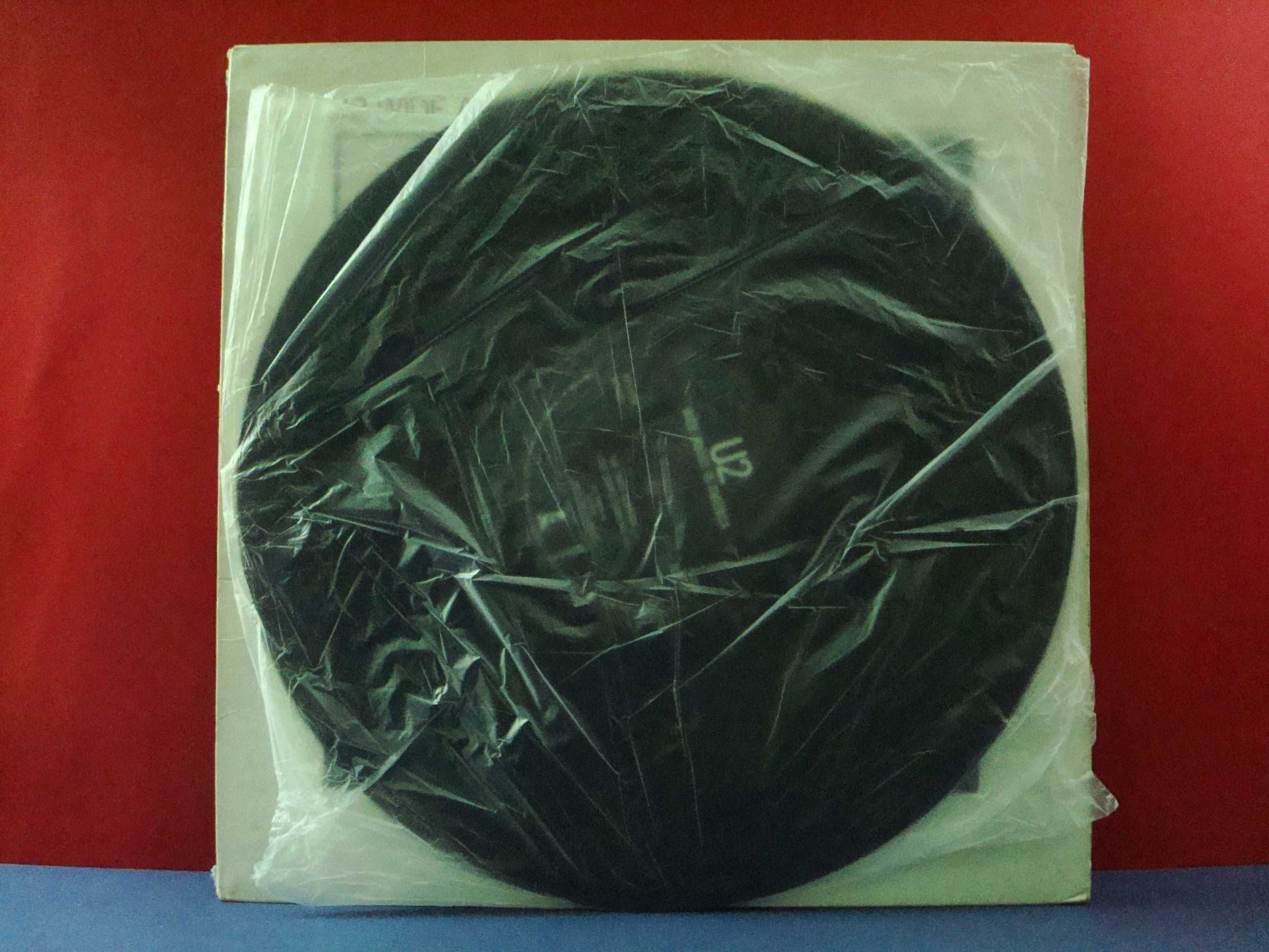 U2 - Wide Awake In America / VG Plus / LP "EP" / US / 1985