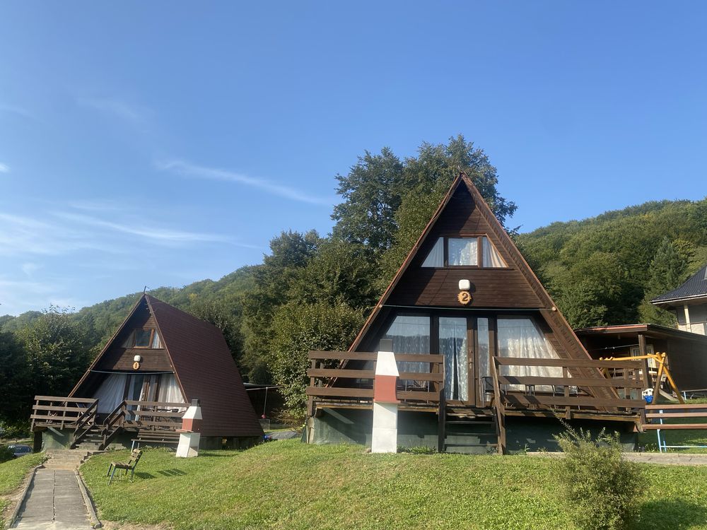 Chatka bieszczadzka domek Bóbrka Solina noclegi domki