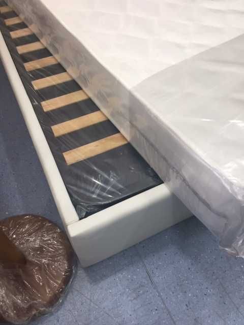 Cama com Cabeceira alta, Tecido em Polipele ( Lavável )