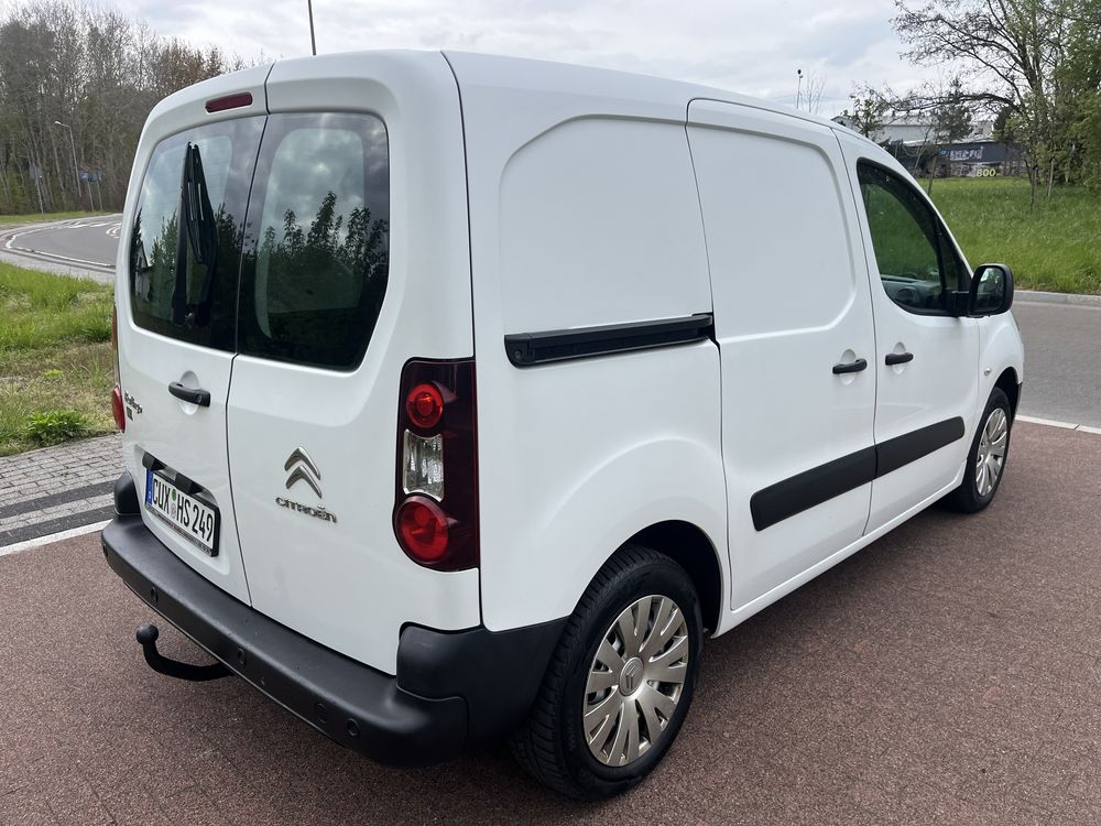 Citroen Berlingo 1,6 HDI 90 KM PDC Hak El. Szyby Ciężarowy Vat-Marża