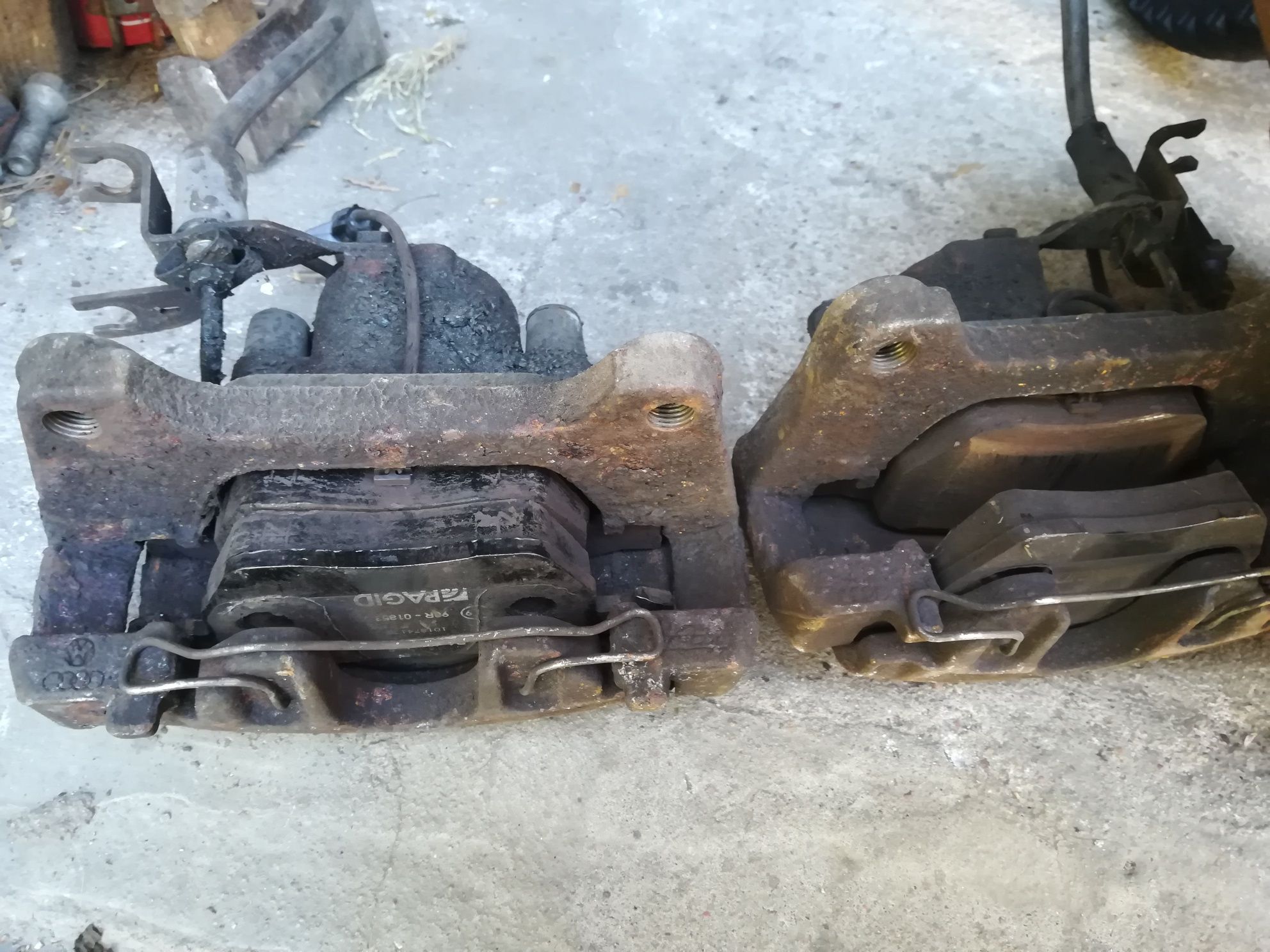 jarzma zaciski klocki audi a4 b6 b7 312 tarcze 288