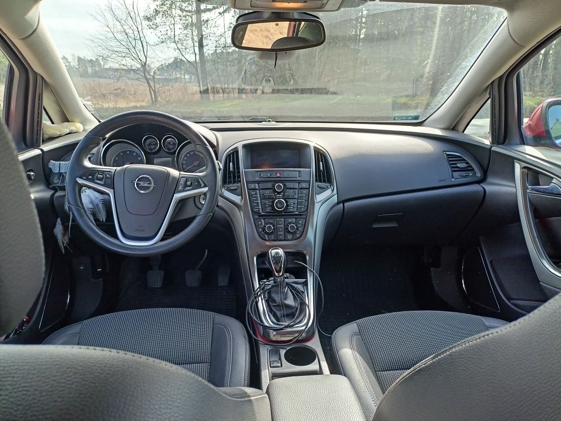 **Opel Astra J 1.4T EcoFlex Cosmo LPG**