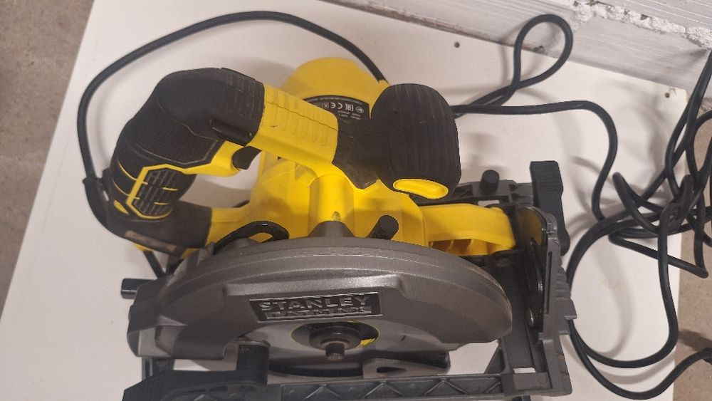 Pilarka tarczowa Stanley 1650W