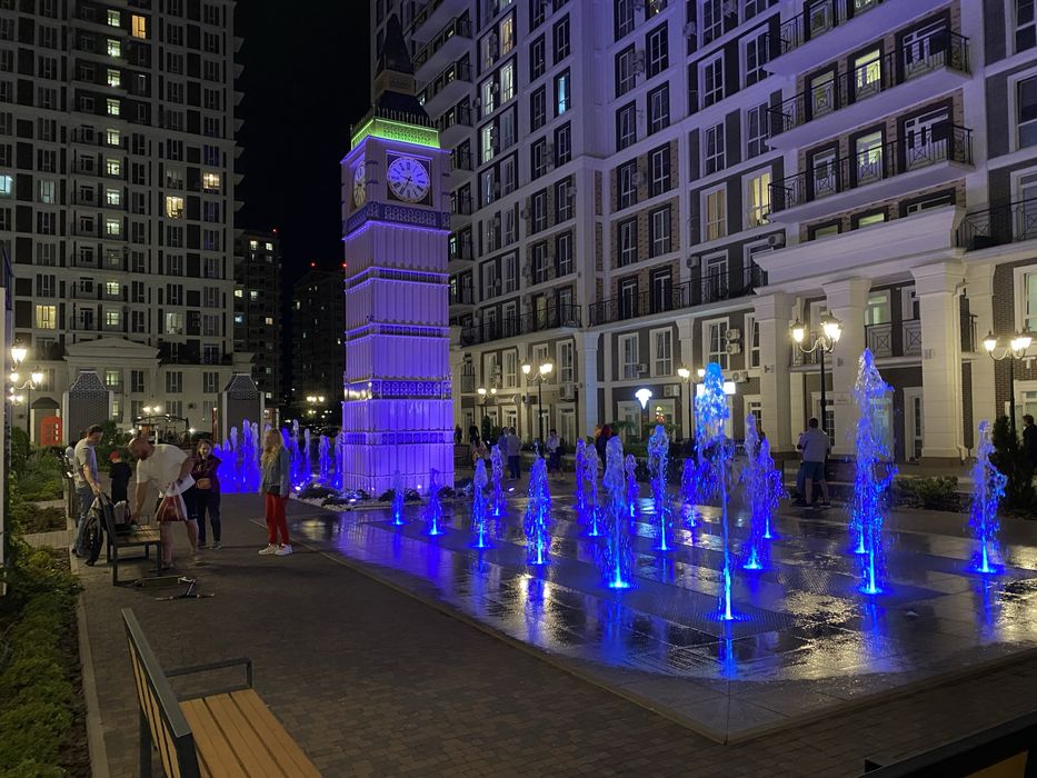 Кутовий Cупер-фасад на площу, 50 кв.м, ЖК Нова Англія, Максимовича