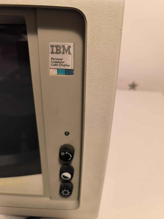 Monitor IBM 5153